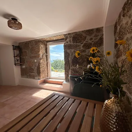 Zevari With Amazing Views At Zevariclub! * Folhadosa