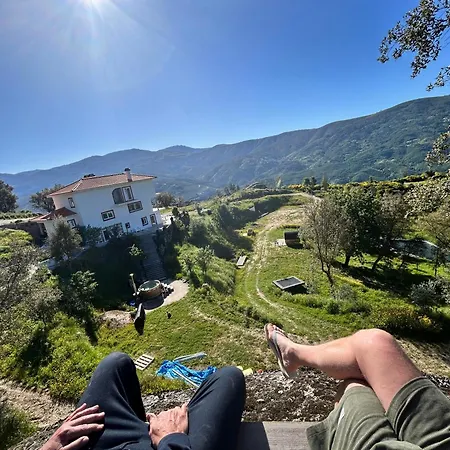 Zevari With Amazing Views At Zevariclub! Folhadosa